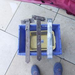 Heavy duty hinges