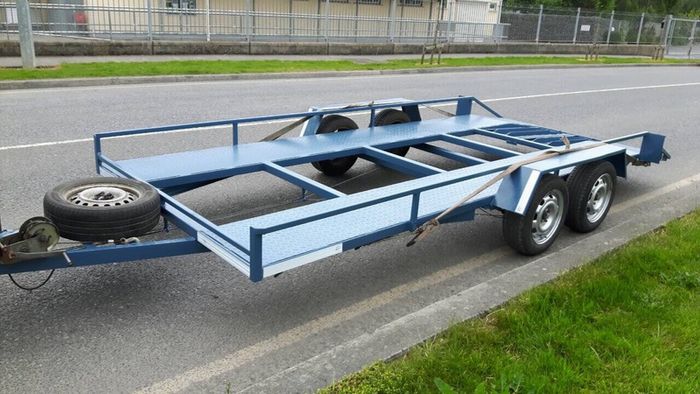 Trailer car transporter for hire