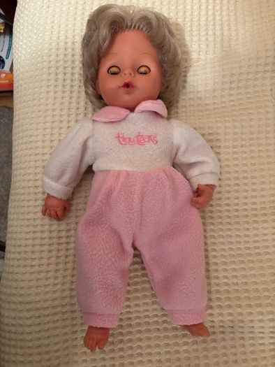 1980's Doll moving eyes. Beautiful Hair.