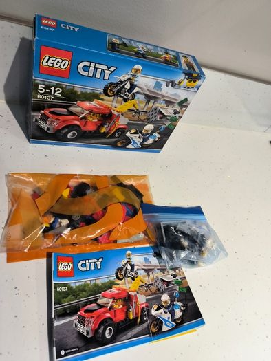 Lego 60137