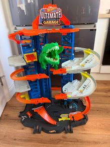 Hot Wheels City Ultimate Garage Playset T-Rex Edition