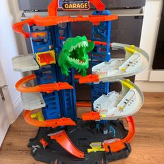 Hot Wheels City Ultimate Garage Playset T-Rex Edition