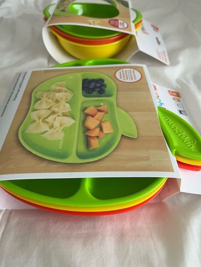 Munchkin feeding set (Brand new)