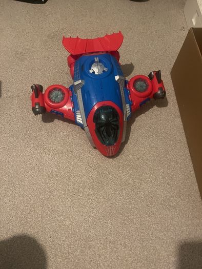 marvel action figures- extra item added