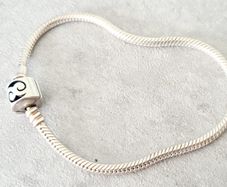 Evolve silver bracelet