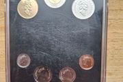 Coins - Mint Canada Set 2000 .