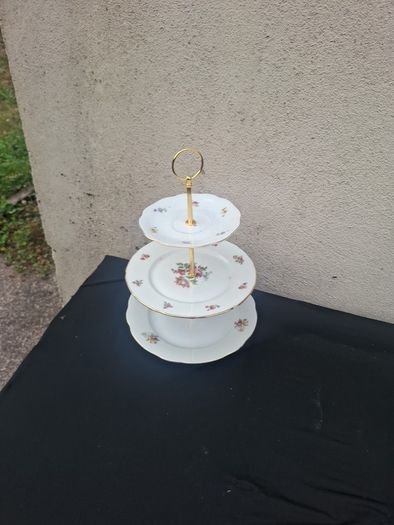 China 3 tiers floral cake stand postage possible