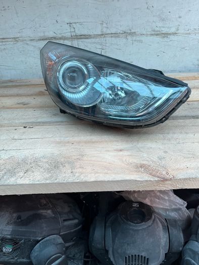 Hyundai ix35 headlight