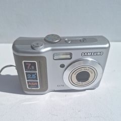 Samsung D75 Digital Camera