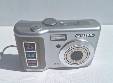 Samsung D75 Digital Camera
