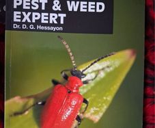 The Pest & Weed Expert / Dr. D.G. Hessayon / 2007