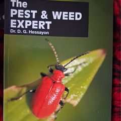 The Pest & Weed Expert / Dr. D.G. Hessayon / 2007