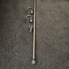 Chrome extendable curtain rail