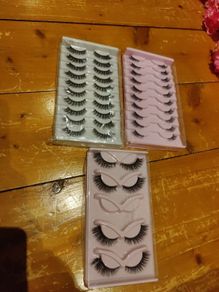 eyelashes