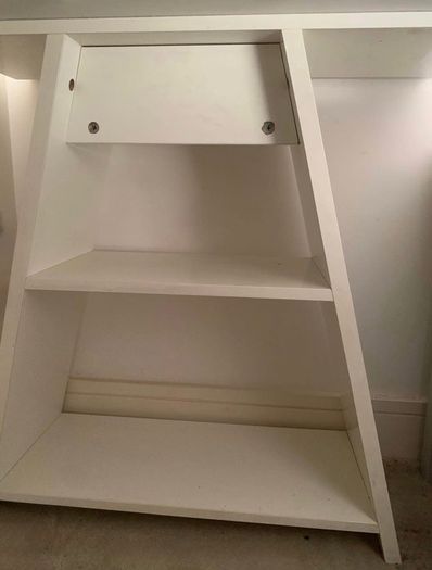 Study/ Office table Used but in great condition This is a modern minimalist table with a sleek white finish and a glass top