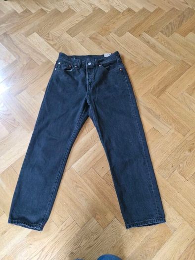 Levis Crop 501 Jeans