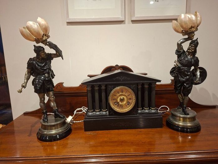 Antique warrior Table lamp