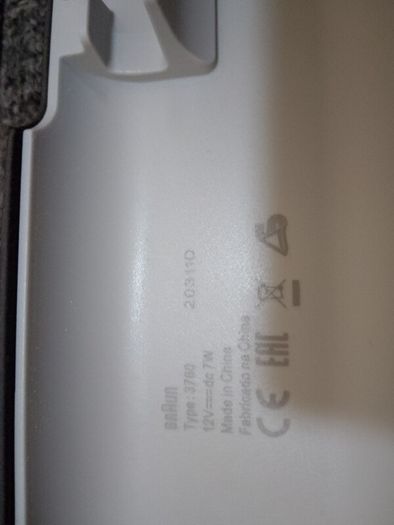 Oral-B electric rechargeable toothbrush with a travel case