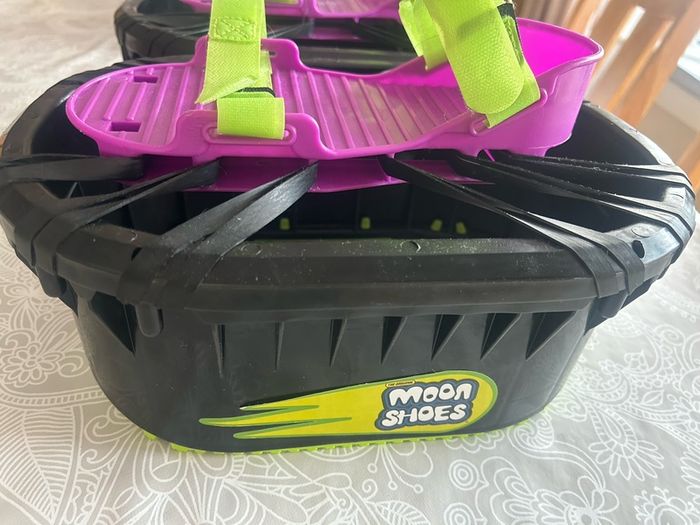 Moon shoes