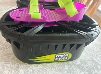 Moon shoes