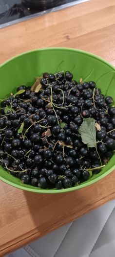 Fresh blackcurrants price is per kilo