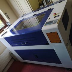 CO2 laser cutter engraver