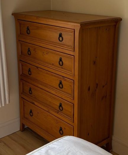 Chest of drawers (5 drawers): 2 available for 50 euro each; both for 80 euro