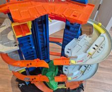 Hot Wheels Garage