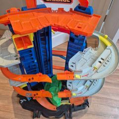 Hot Wheels Garage