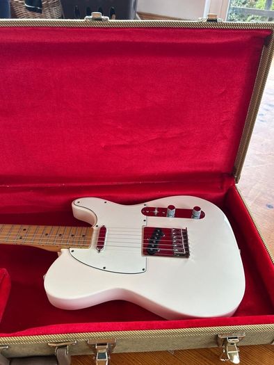 Fender Telecaster 2012 Arctic White with case