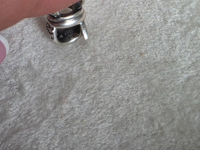 Pandora sparkly bow charm/pendant very good condition