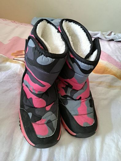 snow boots