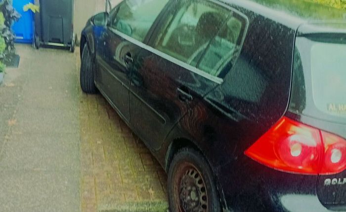 Volkswagen Golf 2009 going this.wkend for 800euro