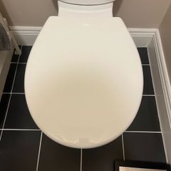 New Toilet seat X 2