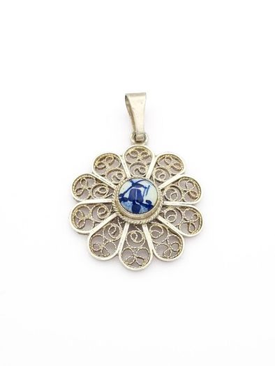 800 Silver Vintage Dutch Filigree Delfth Pendant