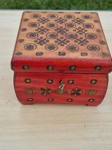 Vintage wooden box for jewelry or threads
