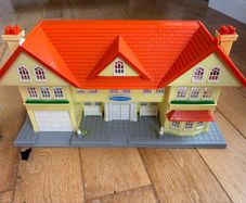 Vintage Oh Penny doll house