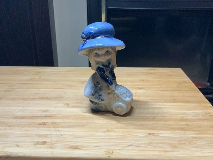 Figurines