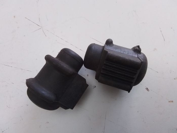 2. Renault 21 Bush Stabilizers.