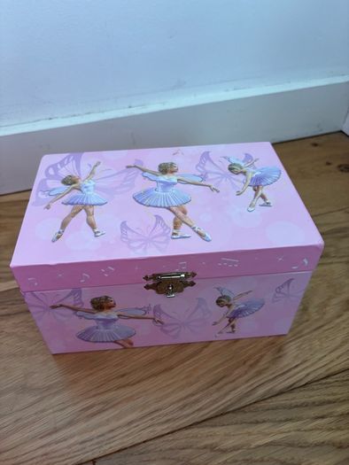 musical jewellery box