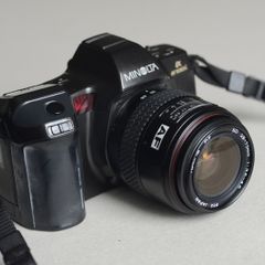 Minolta  8700i  35mm Film SLR Camera
