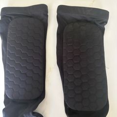 shin Defender with ankle protection. 10 to 14 year olds