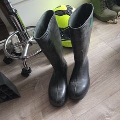 safety wellies