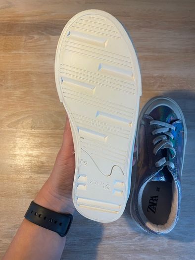 Girls ZARA shoes size 32