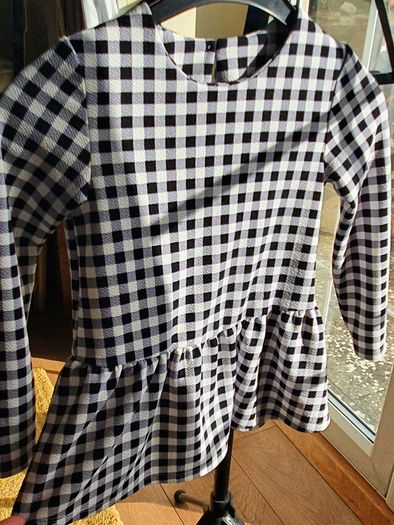 A fab Girls Top New Condition Age 8 to 9 Yrs