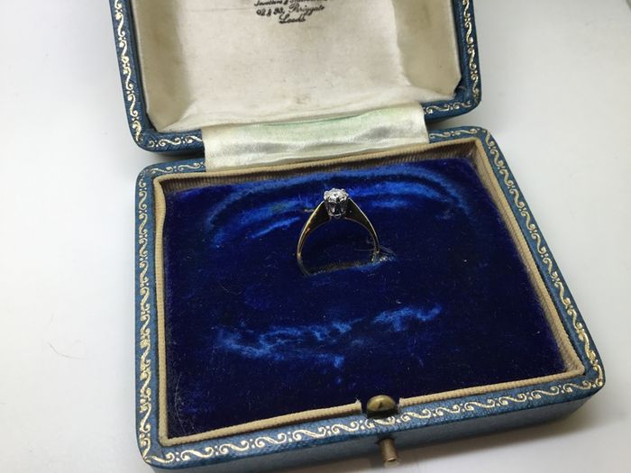 Stunning 18ct Gold .25CT Diamond Solitaire Ring. Size L 1/2