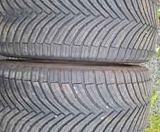 2x 245/45/19  Bridgestone