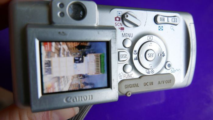 Canon PowerShot A400 Ai AF Digital Camera 3.2 Megapixel 2.2x Optical Zoom Worker