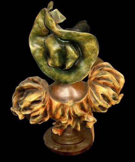 Substantial Vintage Bust 'Libellule'