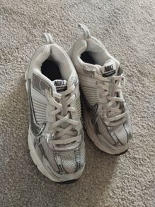 girls trainers